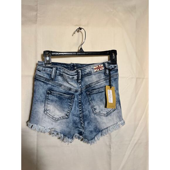 Women's High-Cut Shorts by Machine Nouvelle Mode, Size M, 28 - Picture 2 of 5